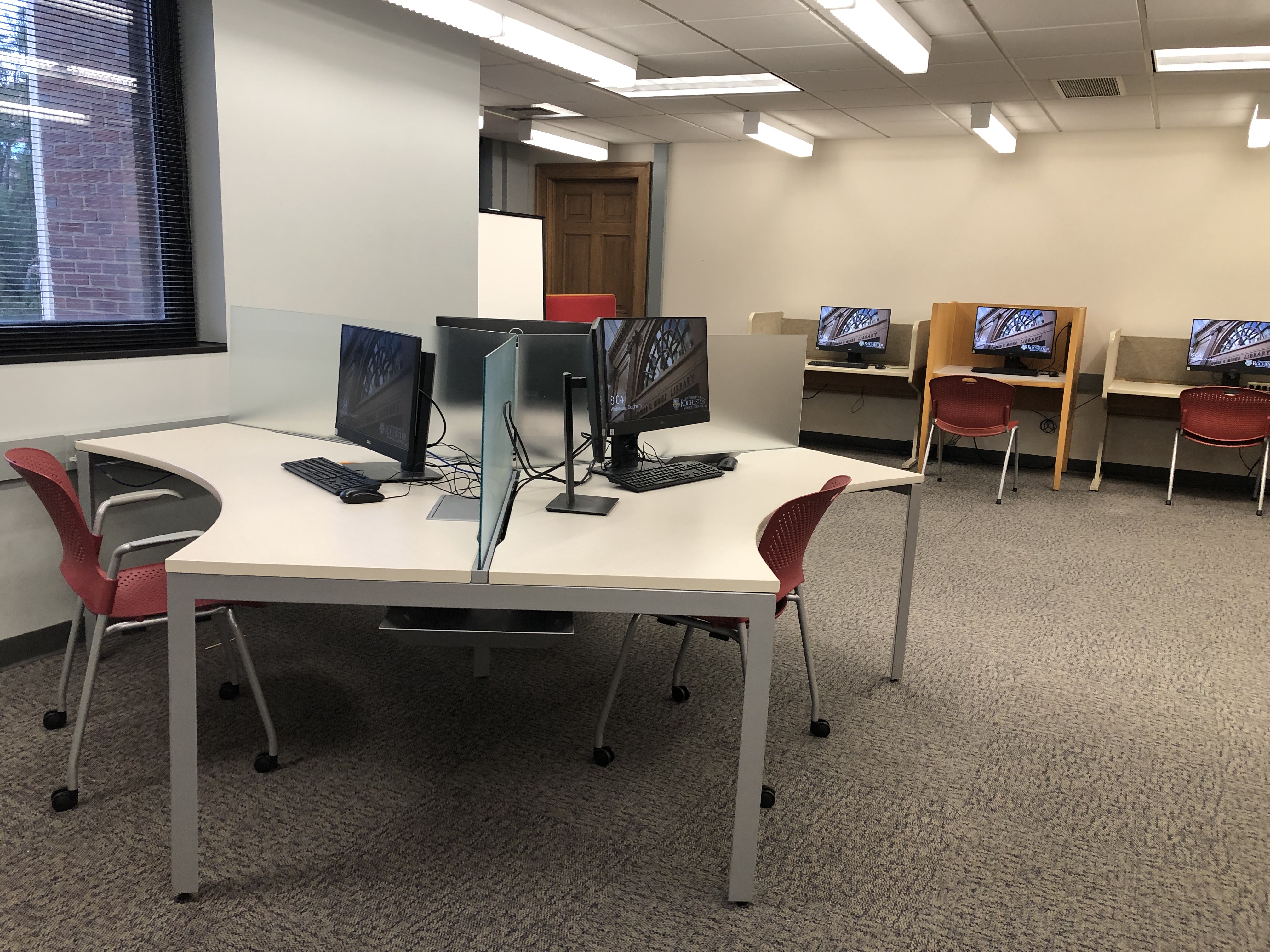 Computers in Miner Library Reading Room Annex