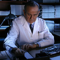 Arthur Moss Receives Pioneer Award from the Heart Rhythm Society